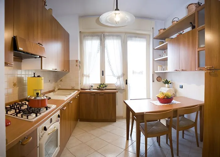 Silky House With Private Parking * Como