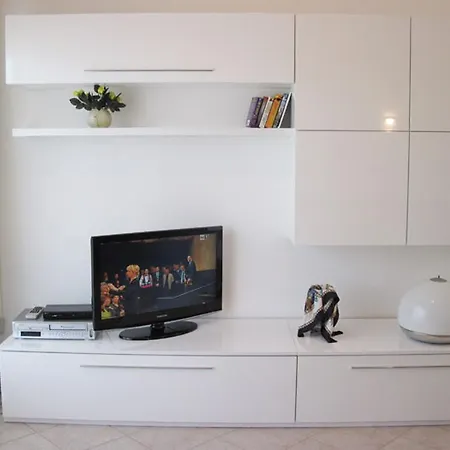 Apartamento Silky House With Private Parking Como