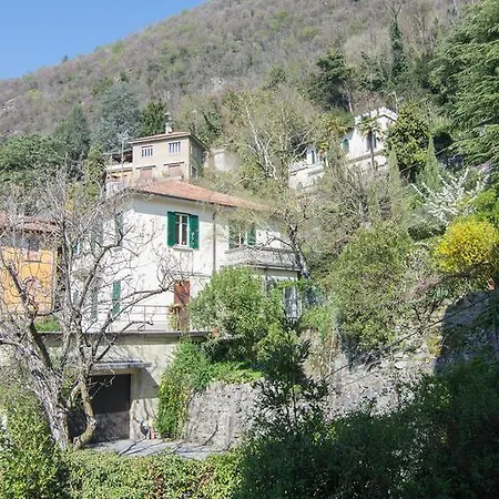 Silky House With Private Parking Como