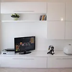 Apartment Silky House With Private Parking Como
