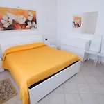 Silky House With Private Parking Apartment