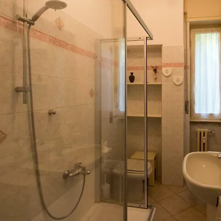 Silky House With Private Parking * Côme